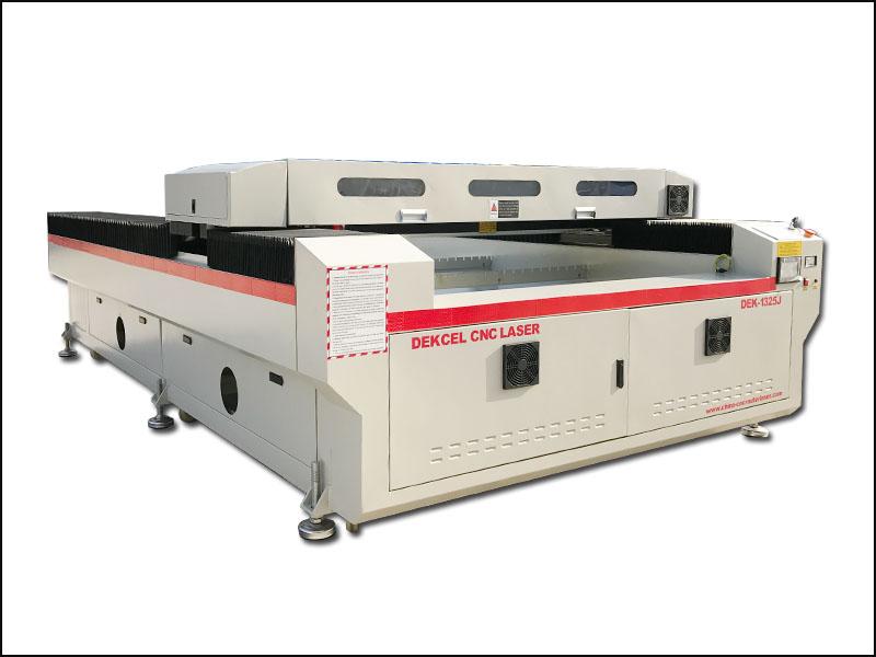 China hot sale co2 laser cutting machine used for advertising industry